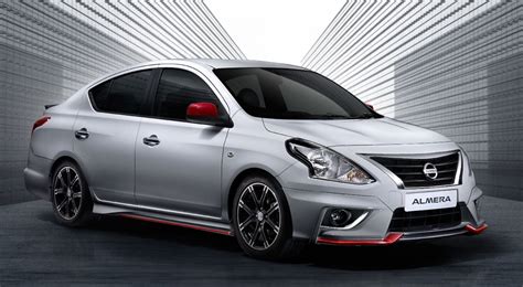 Nissan Almera .